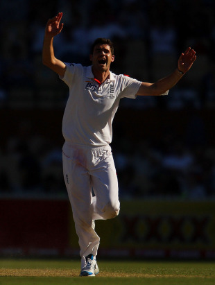 England will be looking to James Anderson to take a couple of crucial wickets on the final day with the second new ball © Getty Images