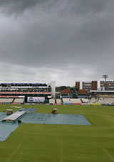 A dark and dank Old Trafford  © Getty Images