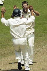 Simon Katich celebrates as Australia close in on victory in the second Test at Sydney © Getty Images